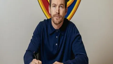 “曼联逆风翻盘英超战局？施华赞叹：我们犹如未成年U15战队”